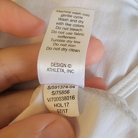 Athleta Razor Back Tank - Picture 3 of 5